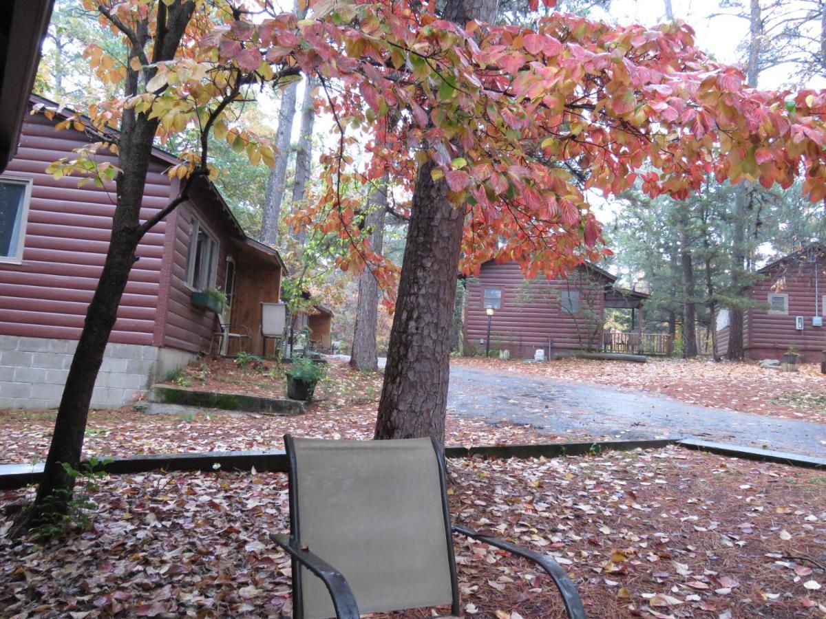 Tall Pines Inn Eureka Springs Exterior photo