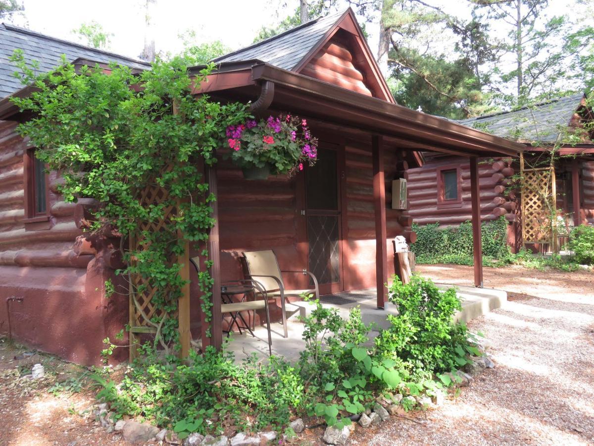 Tall Pines Inn Eureka Springs Exterior photo