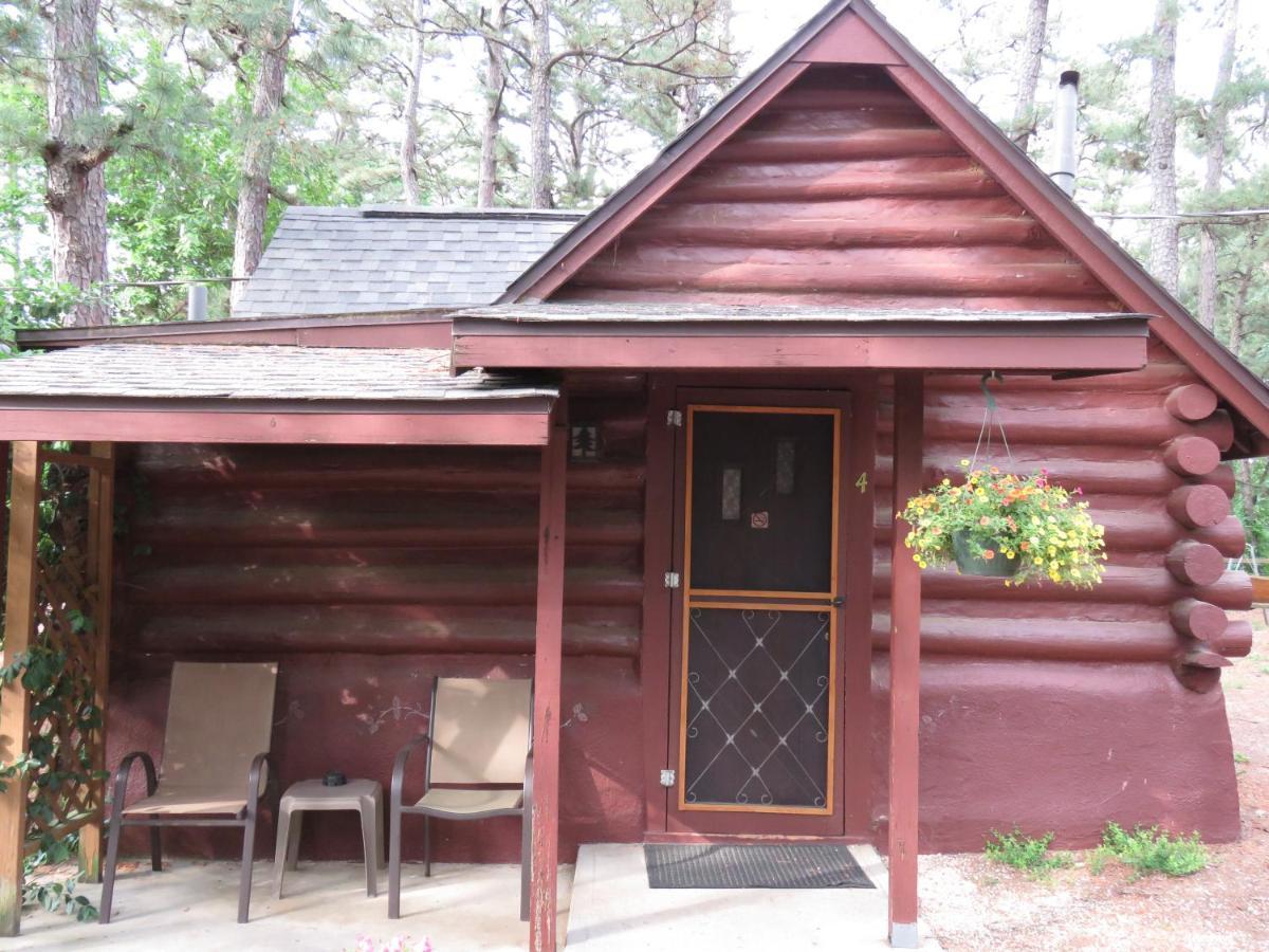 Tall Pines Inn Eureka Springs Exterior photo